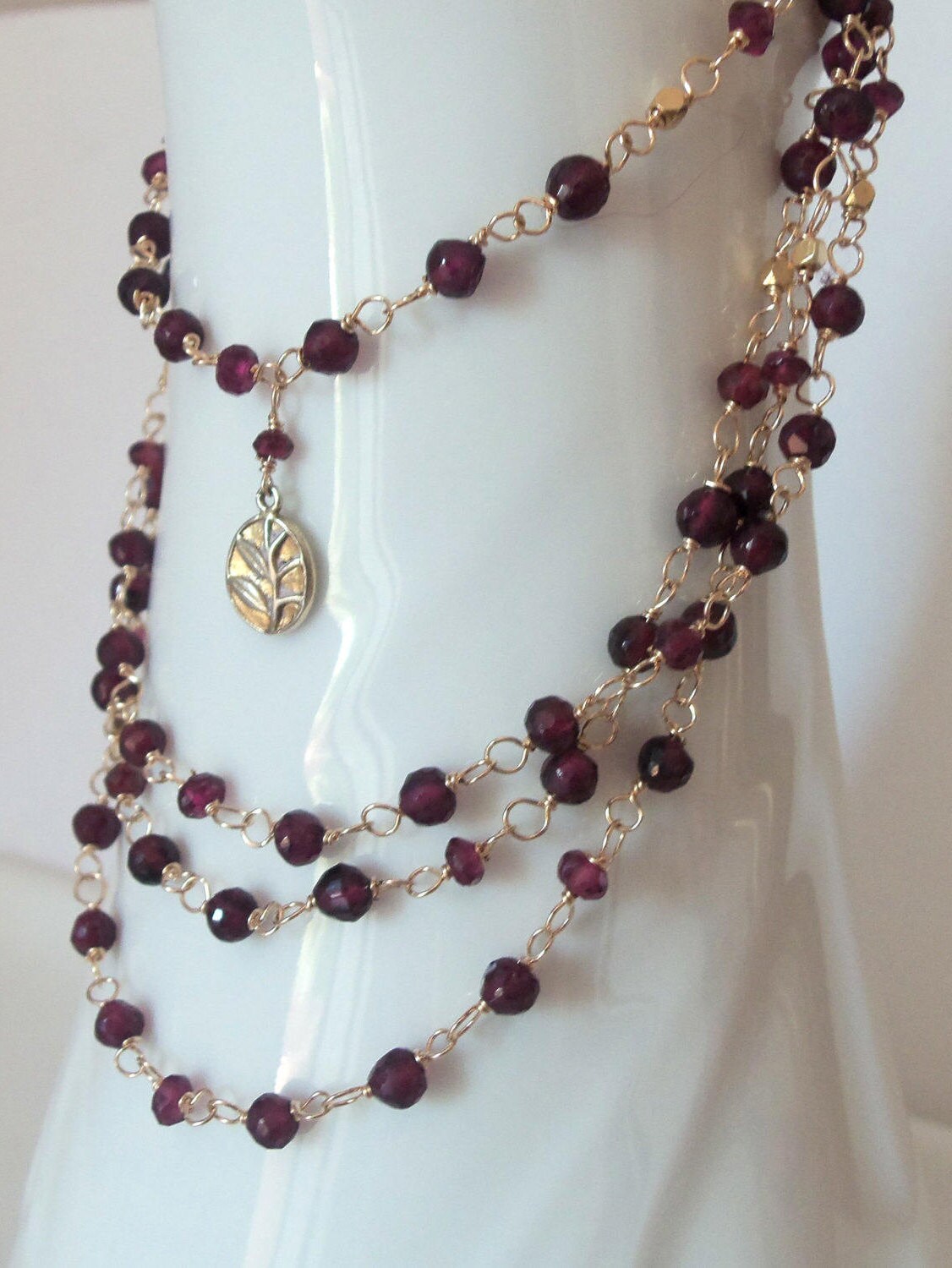 Rhodolith Granat Edelstein Handgemachte Halskette Wire Wrapped Mit Gold Fill Extra Lang Rhodolith Granat Edelstein Handgemachte Halskette Wire Wrapped Mit Gold Fill Extra Lang von kkswede