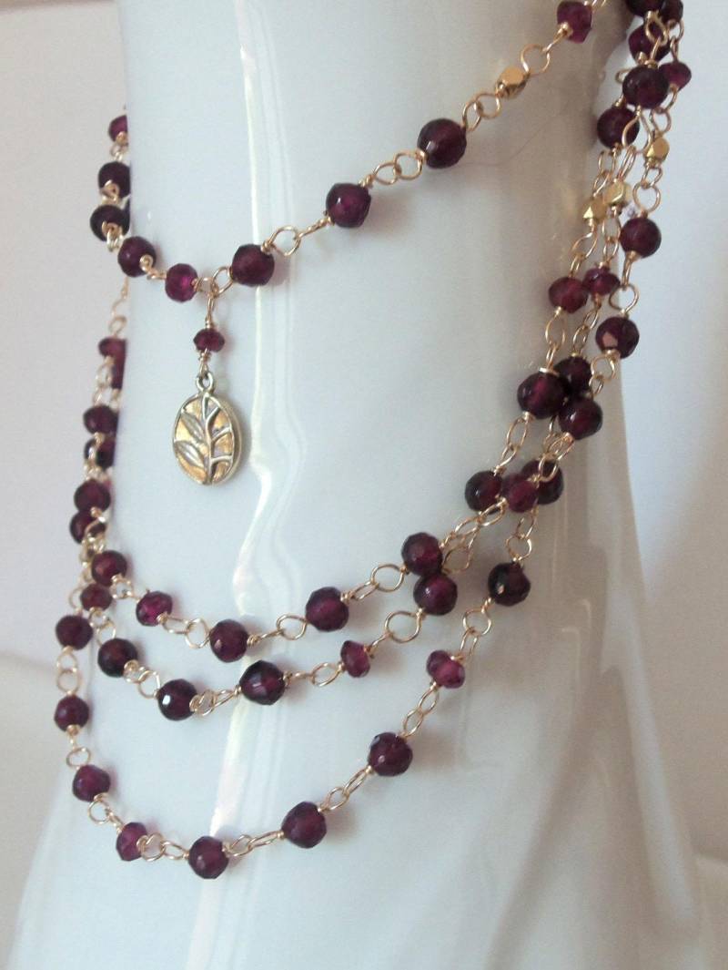 Rhodolith Granat Edelstein Handgemachte Halskette Wire Wrapped Mit Gold Fill Extra Lang Rhodolith Granat Edelstein Handgemachte Halskette Wire Wrapped Mit Gold Fill Extra Lang von kkswede