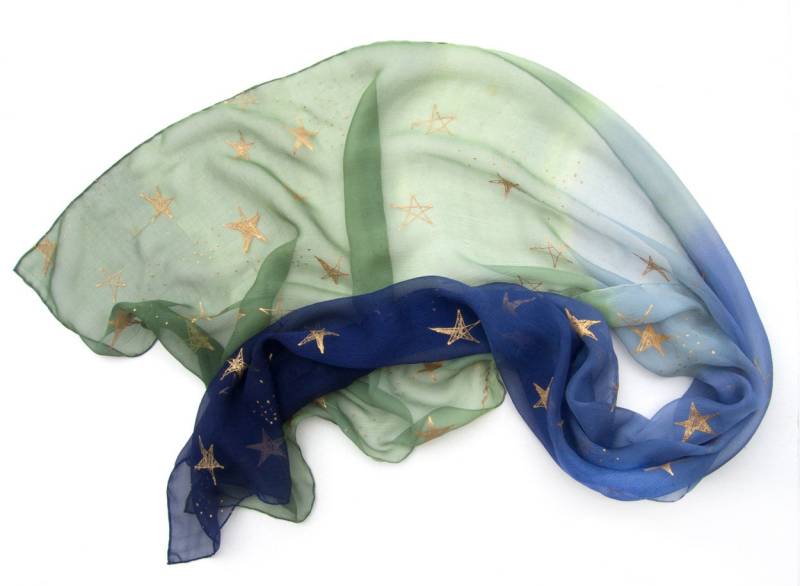 Handbemalter Seiden Chiffon Schal Golden Stars Ombre Halstuch von klaradar