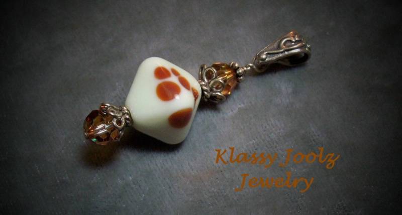 Glas Lampwork Animal Print Anhänger Wire Wrapped in Sterling Silber-Animal Anhänger-Sarfai Anhänger-Artisan Glas Lampwork Animal Print Anhänger Wire Wrapped in Sterling Silber-Animal Anhänger-Sarfai Anhänger-Artisan von klassyjoolz