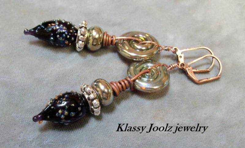 Lampwork Perlen Ohrringe-Organic Handwerker Ohrringe-Handwerker Headpin Ohrringe-Metallic Disc Ohrringe-Srajd-Handwerker Beads Lampwork Perlen Ohrringe-Organic Handwerker Ohrringe-Handwerker Headpin Ohrringe-Metallic Disc Ohrringe-Srajd-Handwerker Beads von klassyjoolz