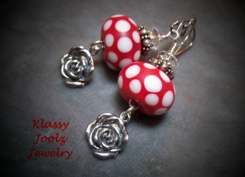 sterling Silber Blumen Anhänger-Glas Lampwork Perlen Ohrringe-Handgefertigte Polka Dot-Handgemachte Ohrringe-Valentinstag Ohrringe sterling Silber Blumen Anhänger-Glas Lampwork Perlen Ohrringe-Handgefertigte Polka Dot-Handgemachte Ohrringe-Valentinstag Ohrringe von klassyjoolz