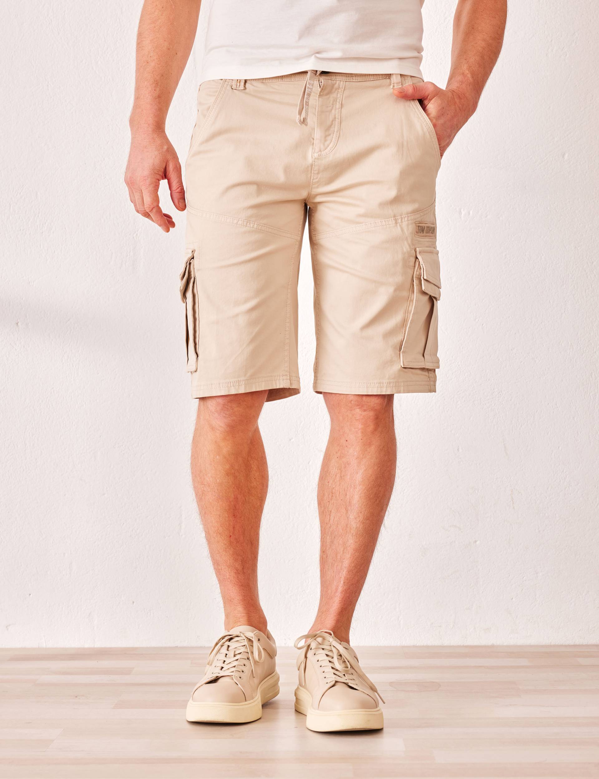 Allrounder: Shorts mit Cargotaschen von Jeans Fritz