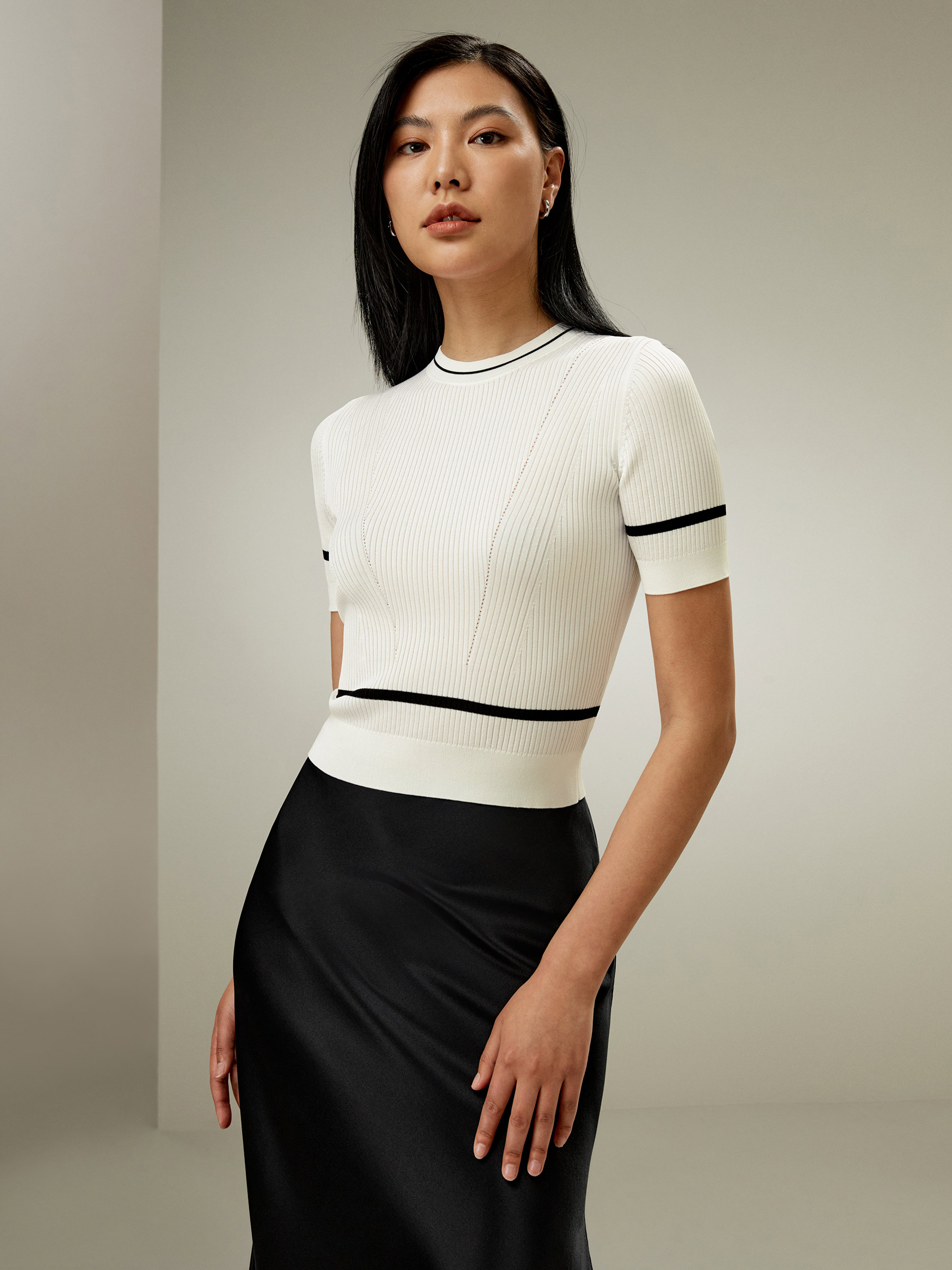 LILYSILK Seide Crop-Top Weiß Mit Schwarzen Streifen DE Schmale Passform Rundhalsausschnitt Kontrastierende Bündchen Und Saum XL