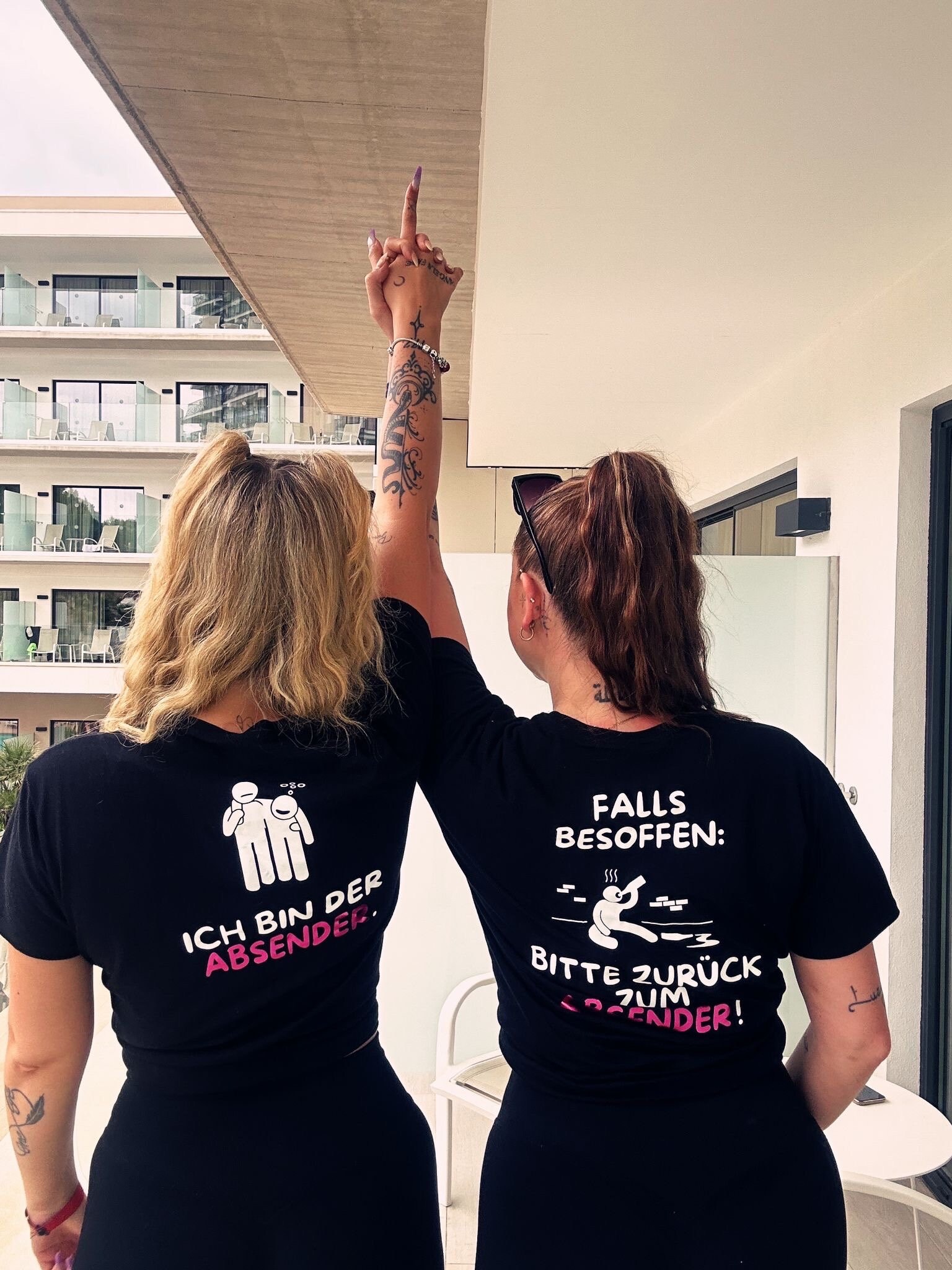 Mallorca Party Feier T-Shirt Mallorca Party Feier T-Shirt von kleinaberfeindesignC