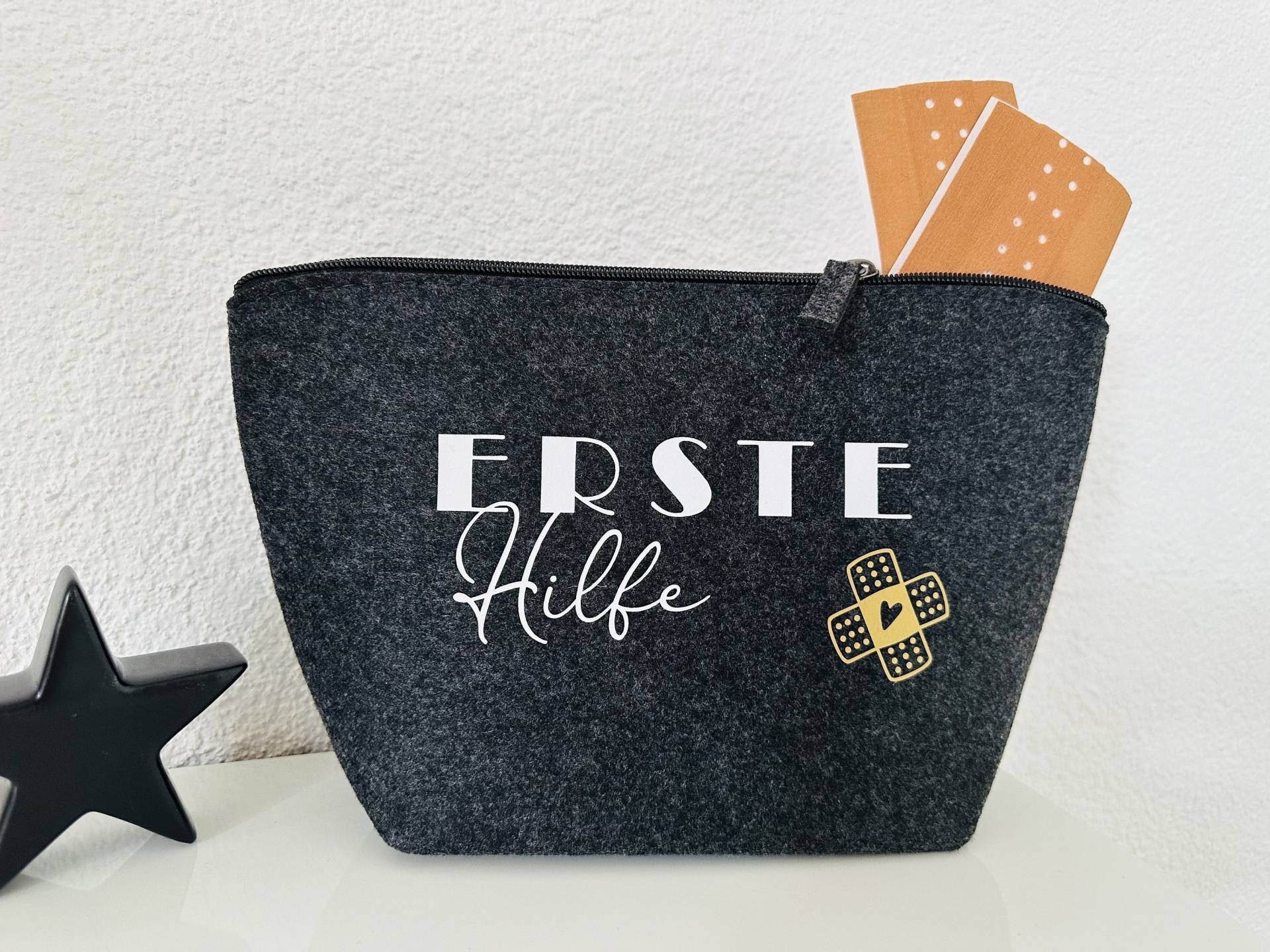 Erste Hilfe Täschchen, Reiseapotheke, Medikamententasche, Notfalltasche, Kosmetiktasche, Filz Erste Hilfe Täschchen, Reiseapotheke, Medikamententasche, Notfalltasche, Kosmetiktasche, Filz von kleineDekowelt