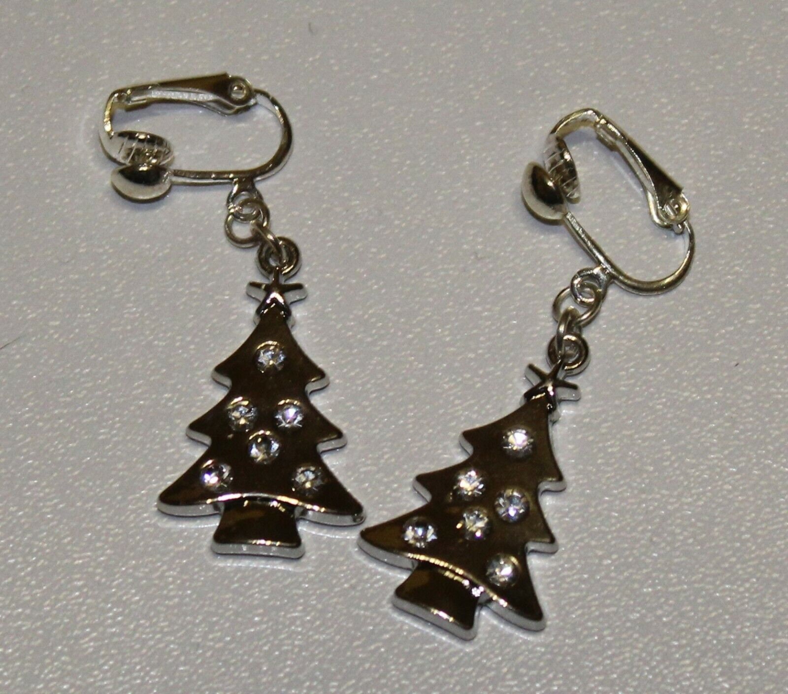 Ohrclips Weihnachtsbaum Mit Kristallen Ohrclips Weihnachtsbaum Mit Kristallen von kleinerprinzshop