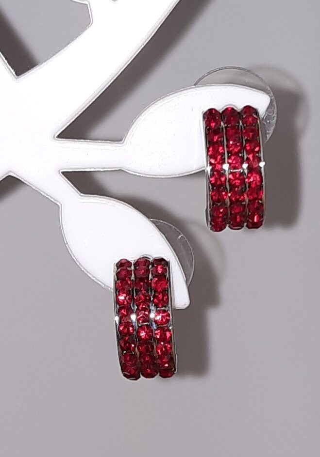 Ohrstecker Halb Creolen Mit Strass Steinen Ohrstecker Halb Creolen Mit Strass Steinen von kleinerprinzshop