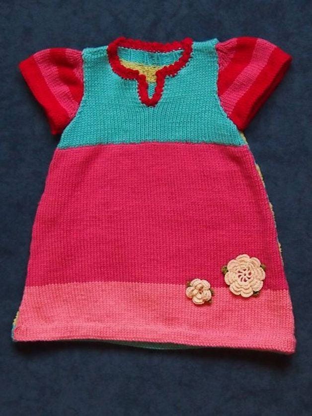 Babystrickkleidchen Babystrickkleidchen von kleinersonnenstrahl