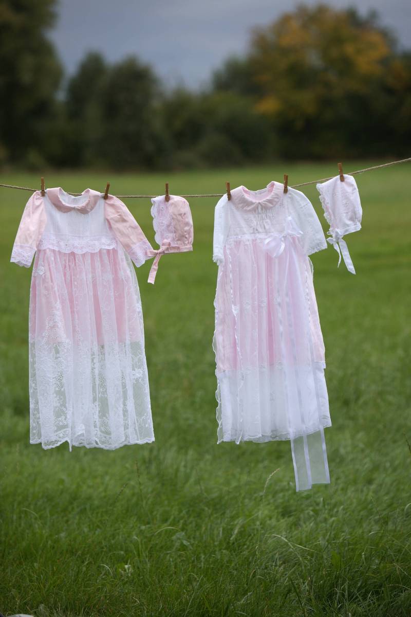 Taufkleid " Suri , Kleid Rechts Auf Dem Bild von kleinersonnenstrahl