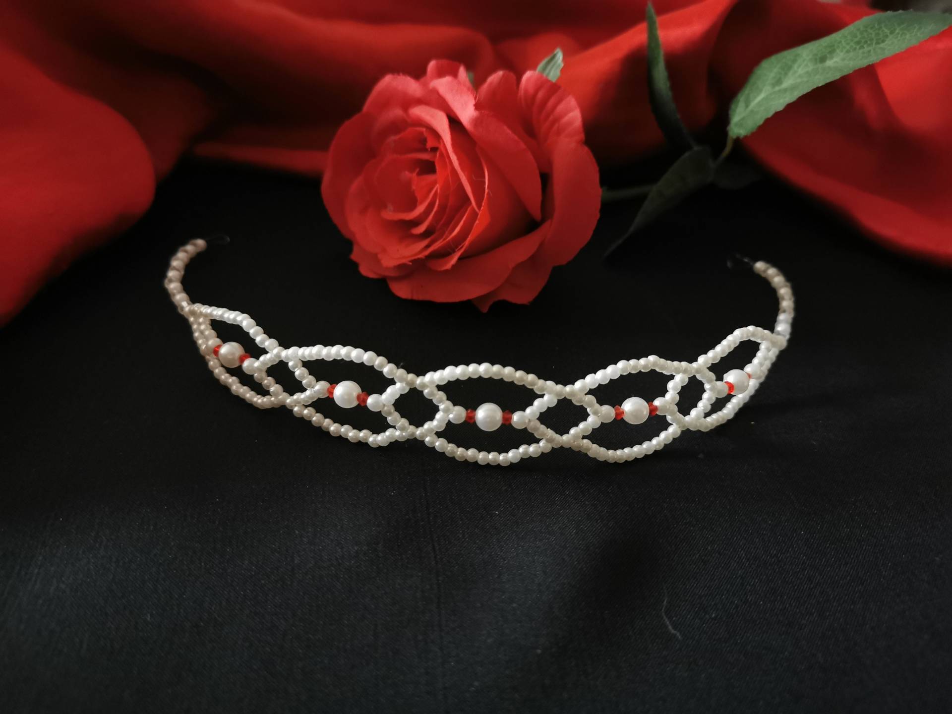 Kopfschmuck Haarreif Mit Roten Swarovski Perlen Brautaccessoires Brautschmuck Haar Accessoires Kopfschmuck Haarreif Mit Roten Swarovski Perlen Brautaccessoires Brautschmuck Haar Accessoires von kleinesternenfee