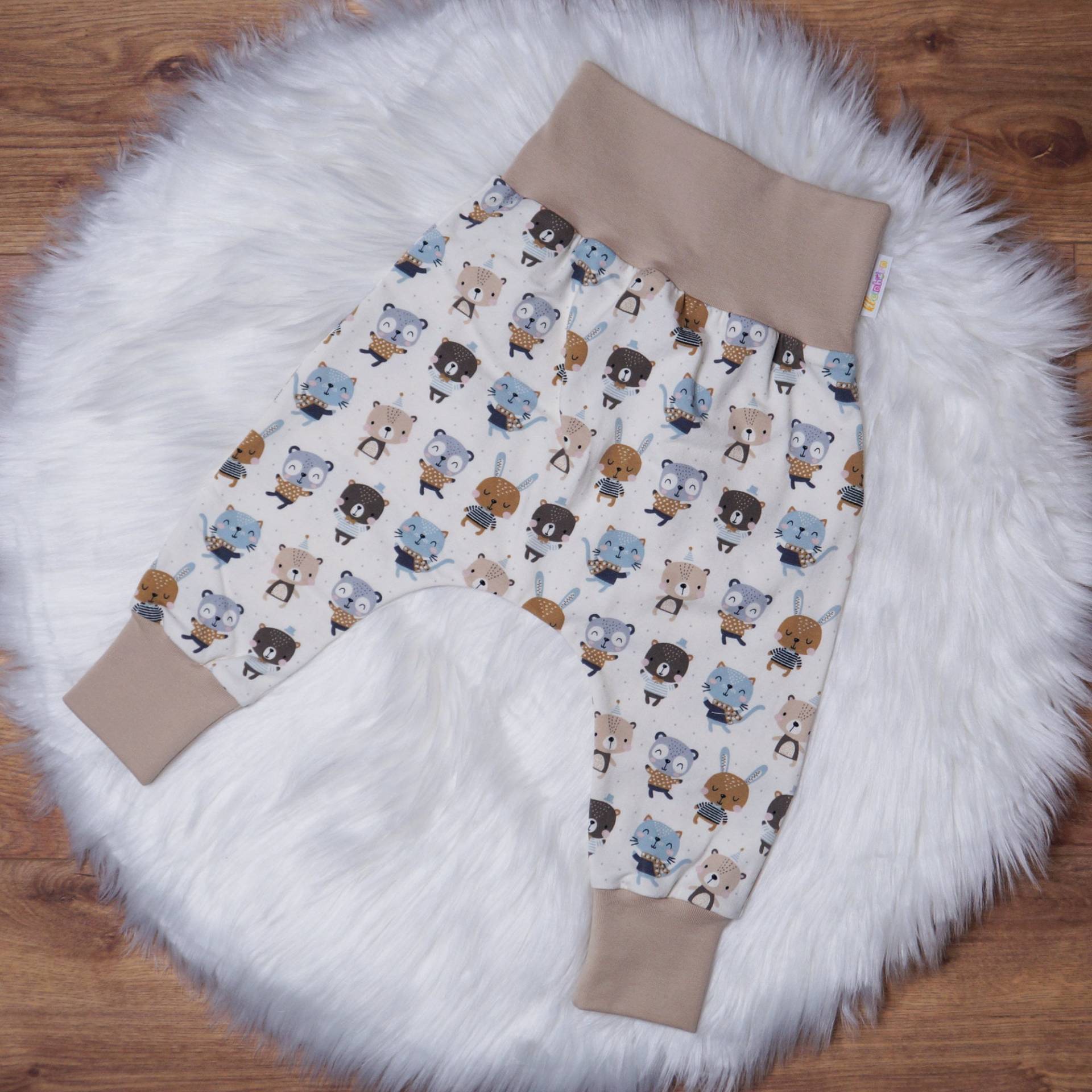 Bio Tiere Mitwachsende Pumphose Für Babys Und Kleinkinder Bio Tiere Mitwachsende Pumphose Für Babys Und Kleinkinder von kleinhorn