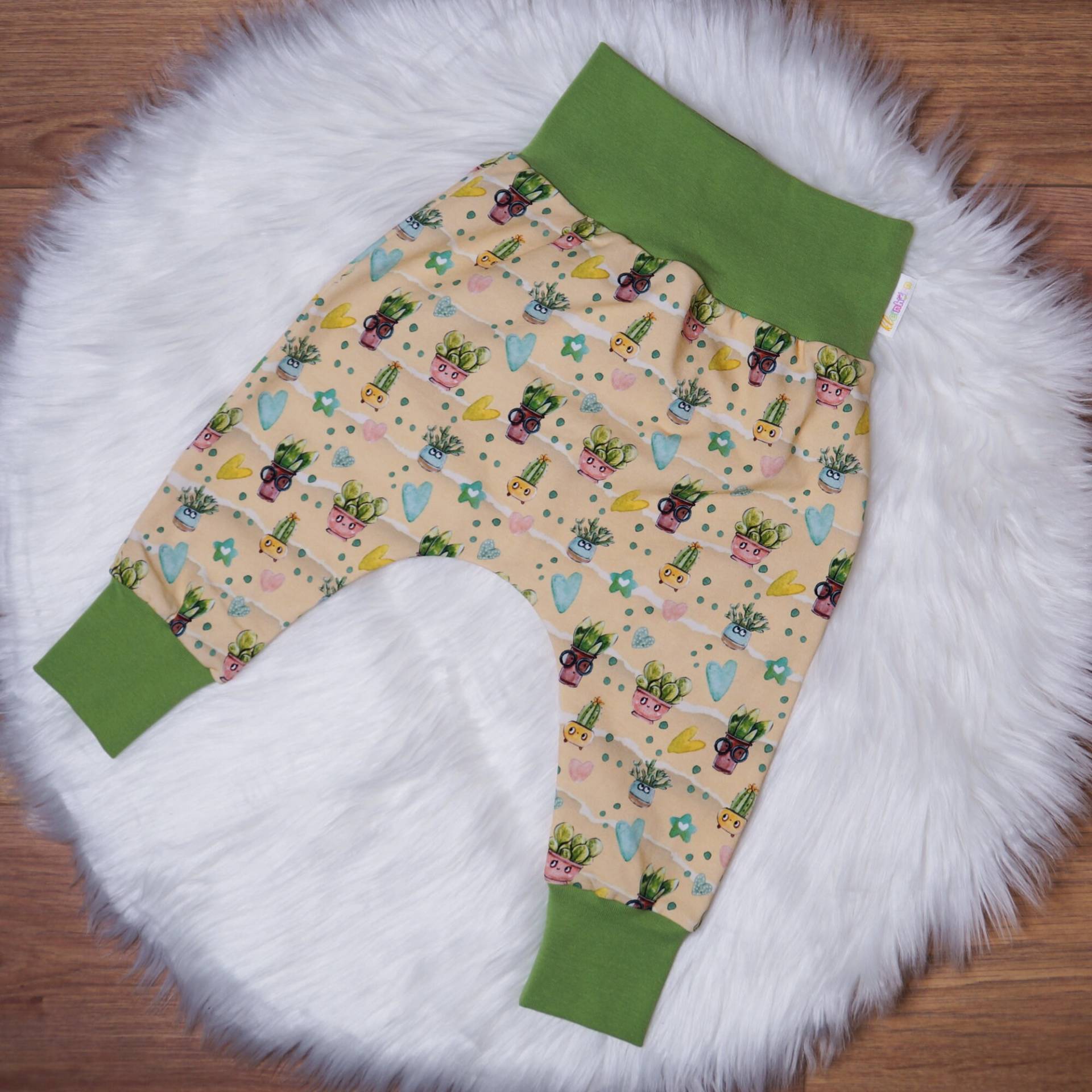 Pflanzen, Kakteen Und Sukkulenten Mitwachsende Pumphose Für Babys Kleinkinder Pflanzen, Kakteen Und Sukkulenten Mitwachsende Pumphose Für Babys Kleinkinder von kleinhorn