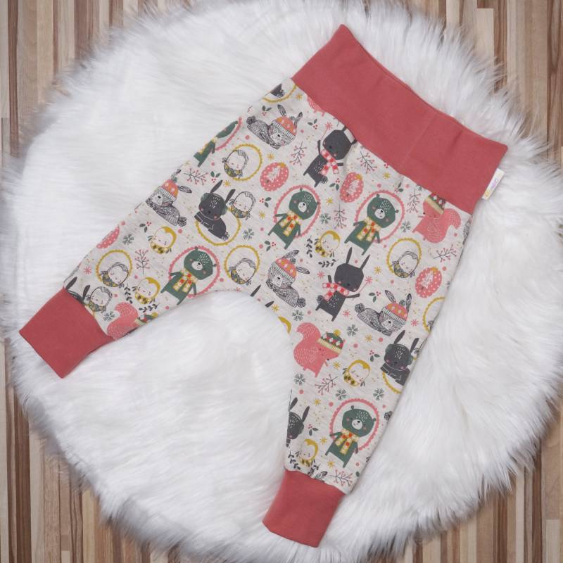 Weihnachtliche Waldtiere Kuschelige Mitwachsende Pumphose Für Babys Und Kleinkinder Winter Geeignet von kleinhorn