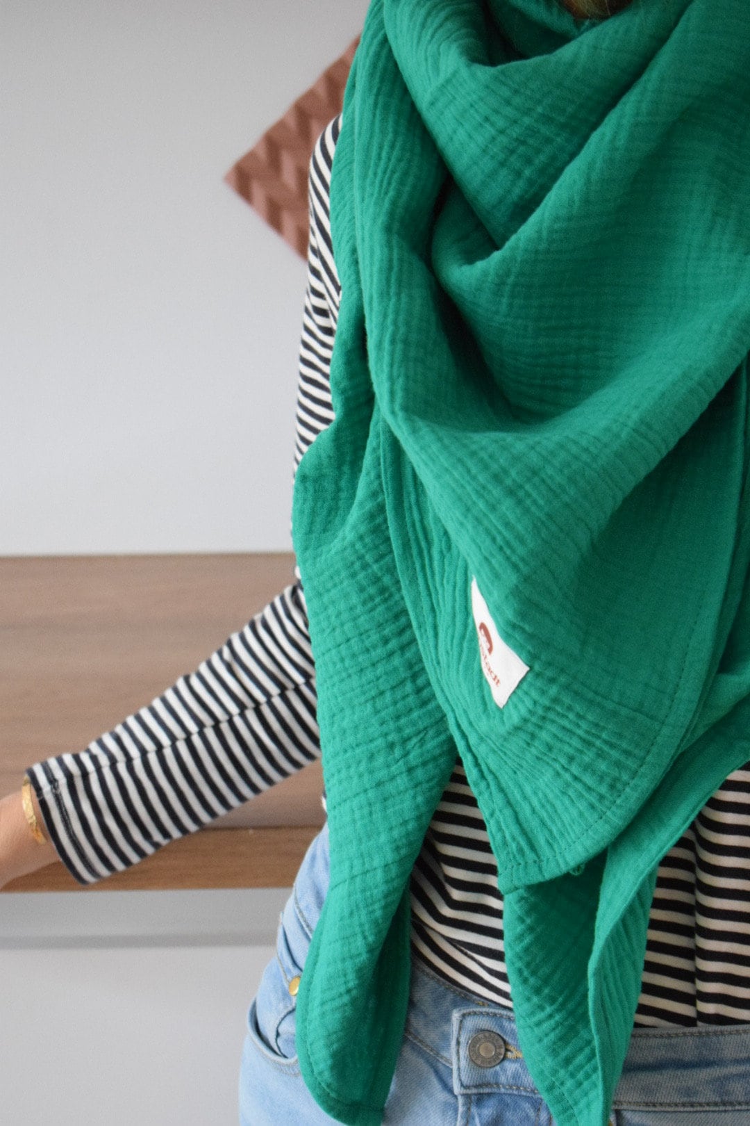 Musselinschal Damen Emeraltgrün | Crinkle-Look Handmade Schal Aus Bio Musselin Dein Neuer Alltagsheld von kleinstadtmadchen