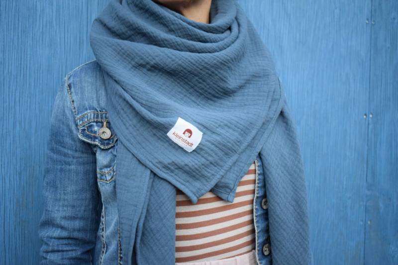 Musselinschal Damen Jeansblau | Crinkle-Look Handmade Schal Aus Bio Musselin Dein Neuer Alltagsheld von kleinstadtmadchen