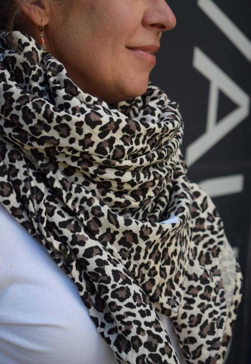 Musselinschal Damen Leo | Crinkle-Look Handmade Schal Aus Bio Musselin Dein Neuer Alltagsheld von kleinstadtmadchen