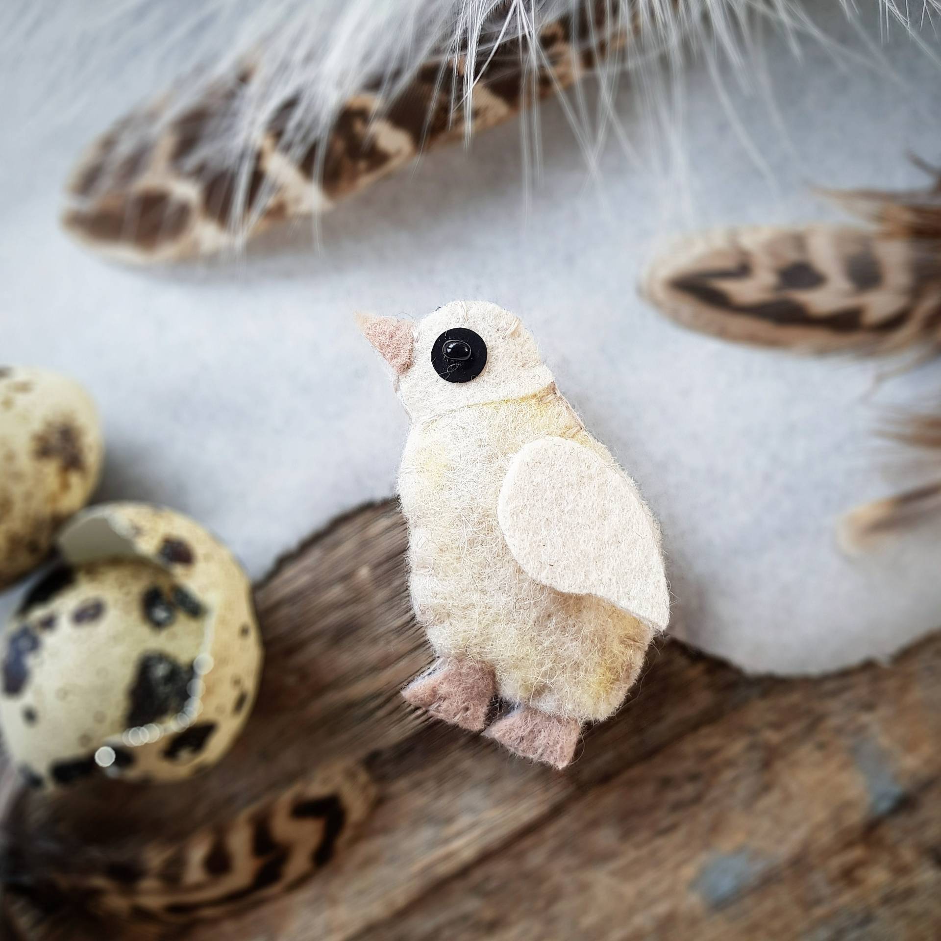 Küken Brosche, Filz, Glücksbringer, Geschenk, Kleinigkeit, Frühling, Ostern, Grußkarte, Huhn, Rustikal, Lustig, Süß, Tier, Vogel, Bauernhof von kleinstleben