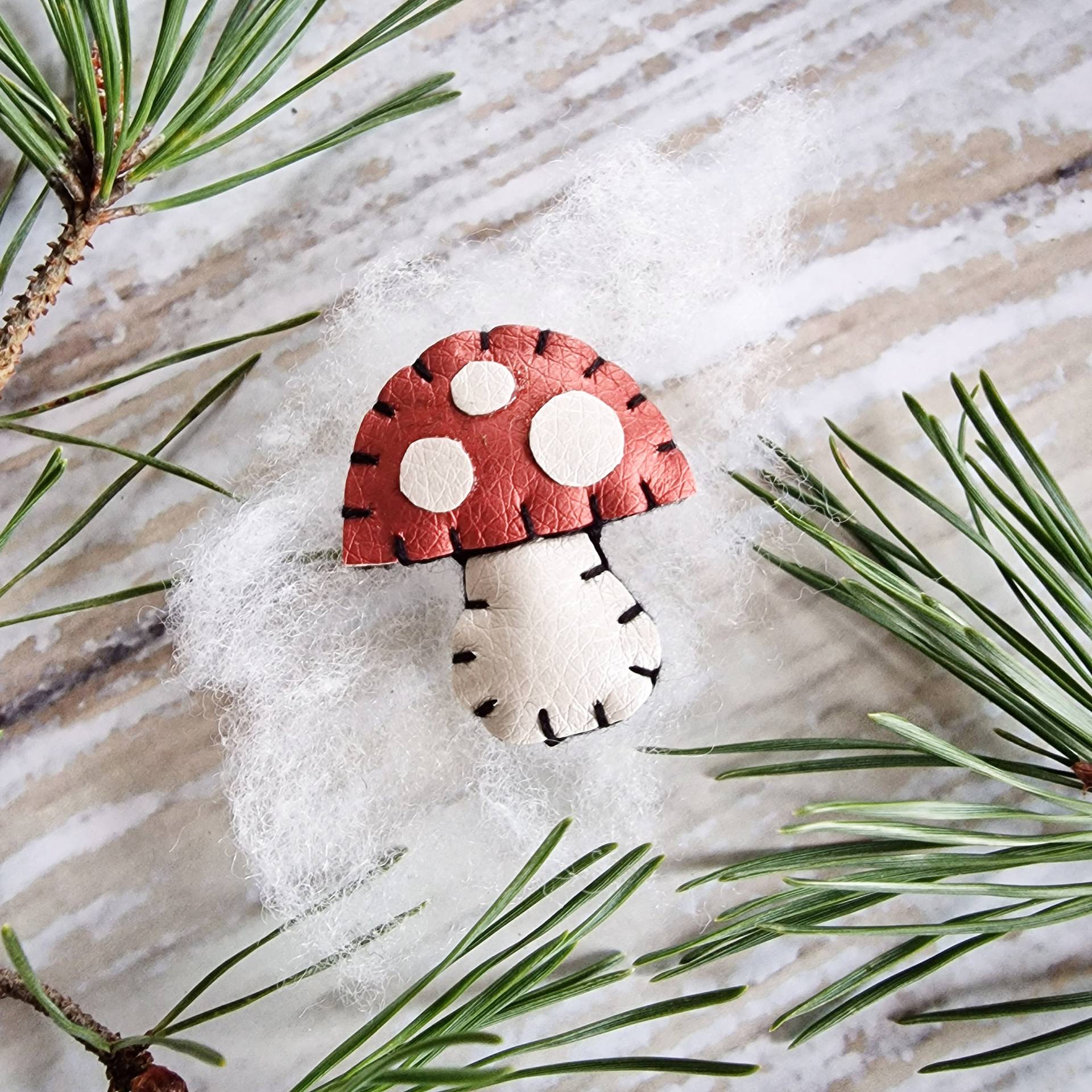 Pilz Anhänger, Filz, Leder, Glücksbringer, Geschenk, Kleinigkeit, Halloween, Herbst, Grußkarte, Lustig, Süß, Fliegenpilz, Wald, Glück von kleinstleben