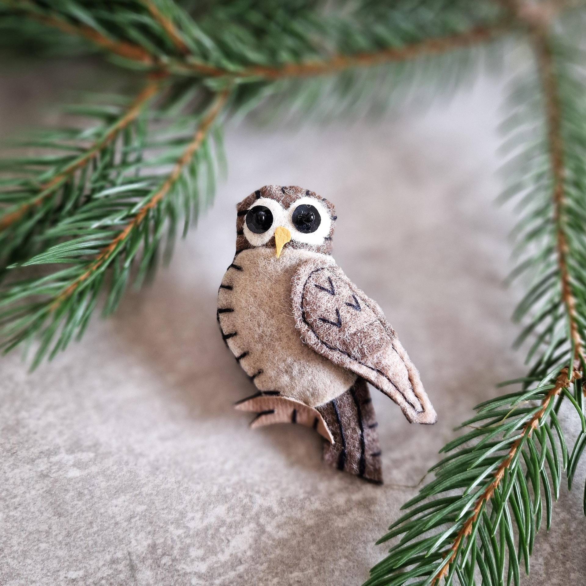 Waldkauz Brosche, Filz, Eule, Glücksbringer, Geschenk, Kleingkeit, Herbst, Geburtstag, Halloween, Grußkarte, Lustig, Tiere, Süß, Wald, Vogel von kleinstleben