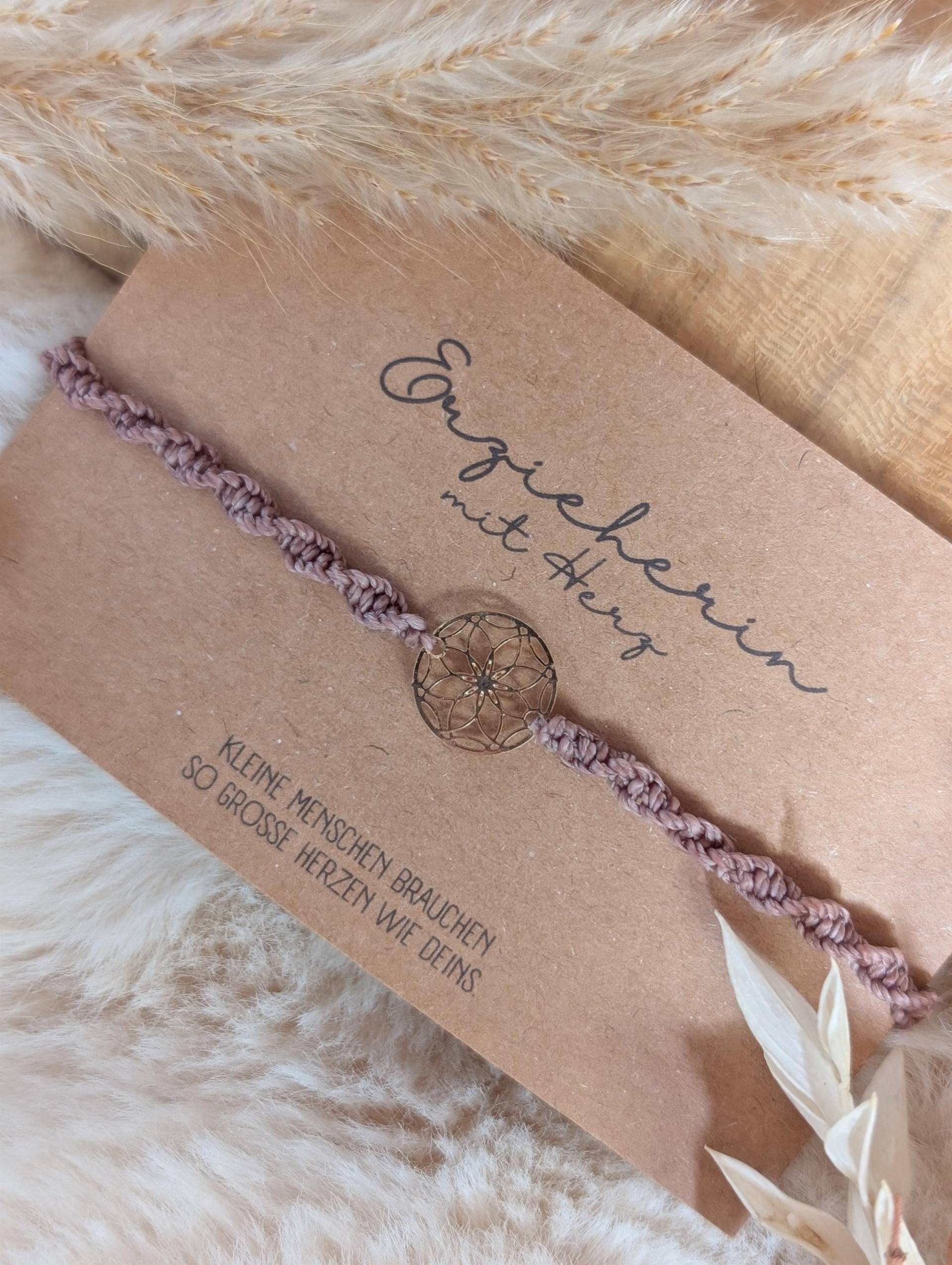 Makramee Armband Mit Blume Des Lebens - Erzieherin Geschenk, Boho Schmuck, Verstellbares Armband, Handgemachtes Schmuck von kleinundfeinbyariela