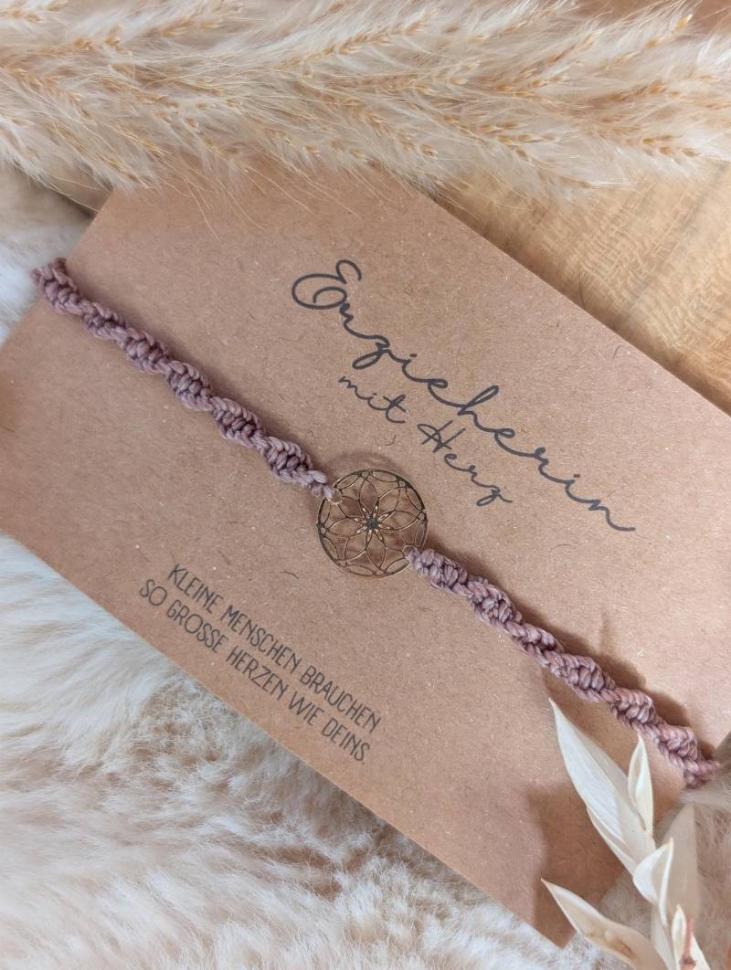 Makramee Armband Mit Blume Des Lebens - Erzieherin Geschenk, Boho Schmuck, Verstellbares Armband, Handgemachtes Schmuck von kleinundfeinbyariela