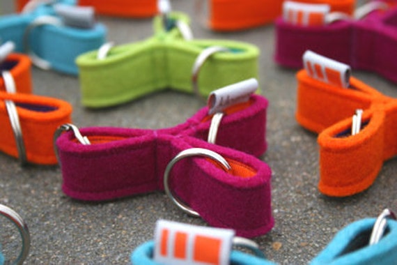 Schlüsselanhänger "Drei" Magenta/Orange Schlüsselanhänger "Drei" Magenta/Orange von klemmdesign