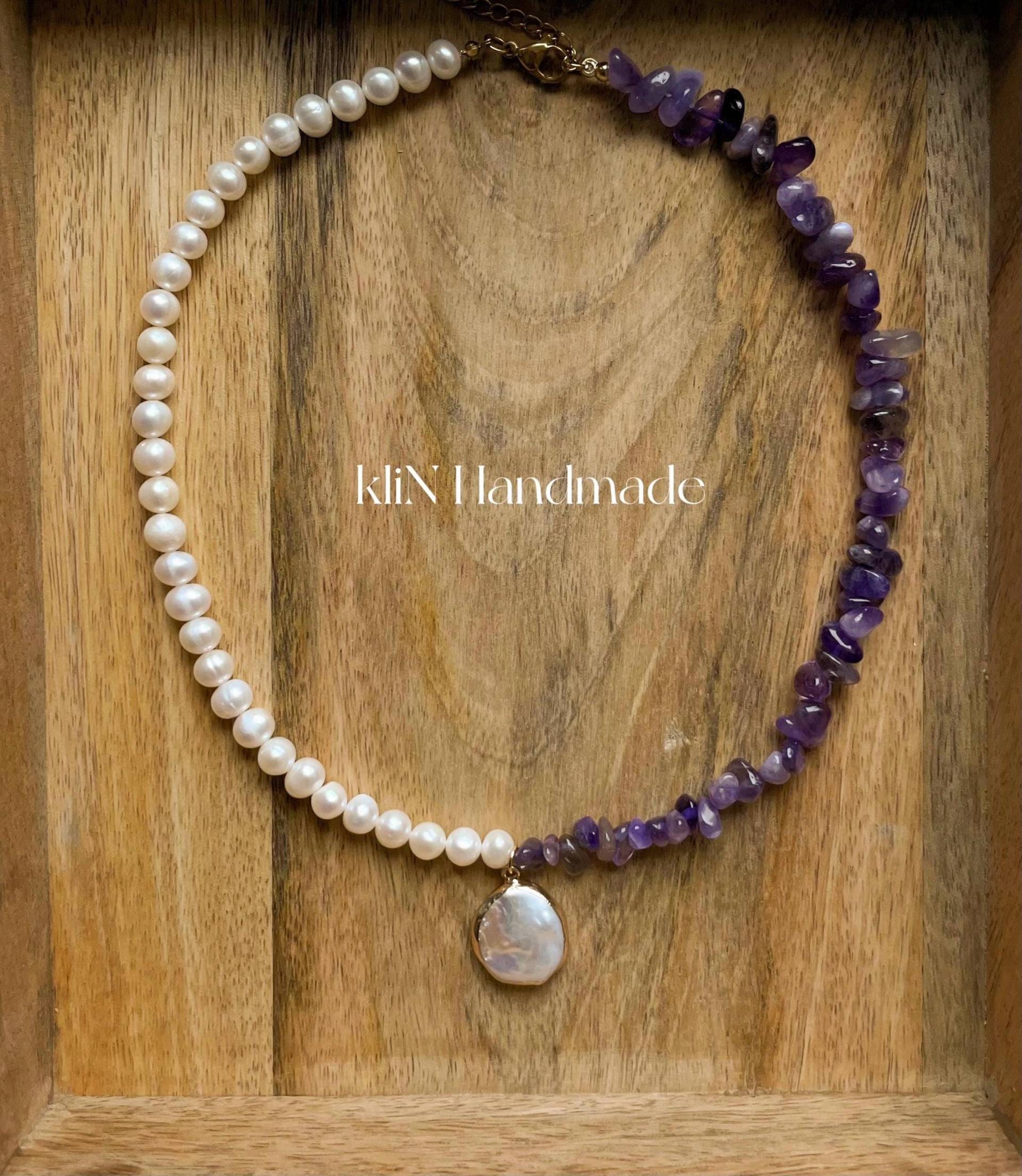Handmade Halskette Mit Süßwasserperlen, Barockperlen Und Amethyst Handmade Halskette Mit Süßwasserperlen, Barockperlen Und Amethyst von kliNHandmade