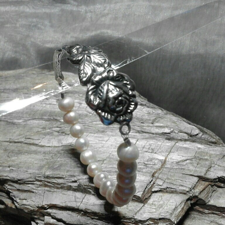 Besteckschmuck Armband Hildesheimerrose Perlen von klunkerschmiede