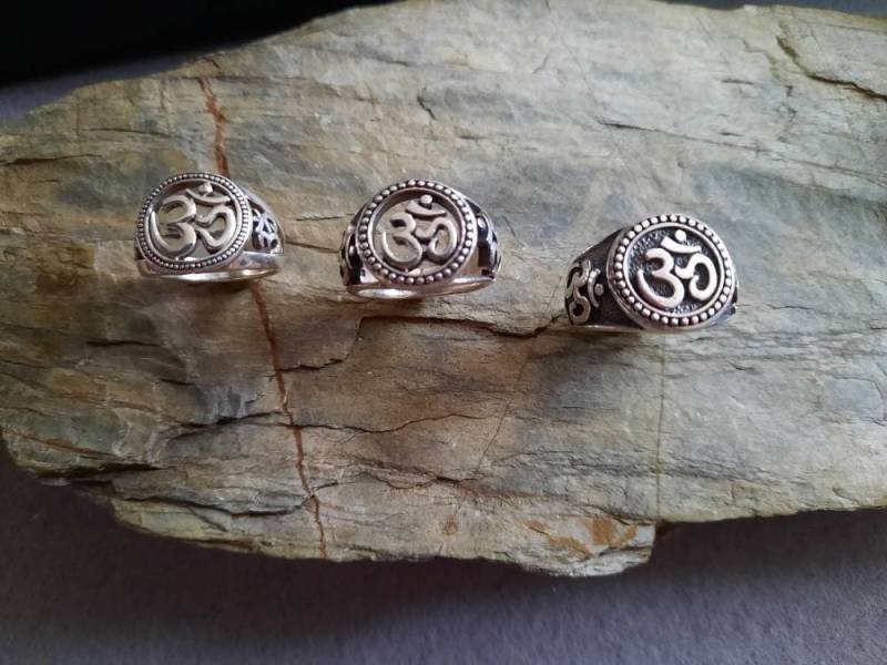 Silberring Mit Om Symbol in 925/-sterlingsilber Silberring Mit Om Symbol in 925/-sterlingsilber von klunkerschmiede