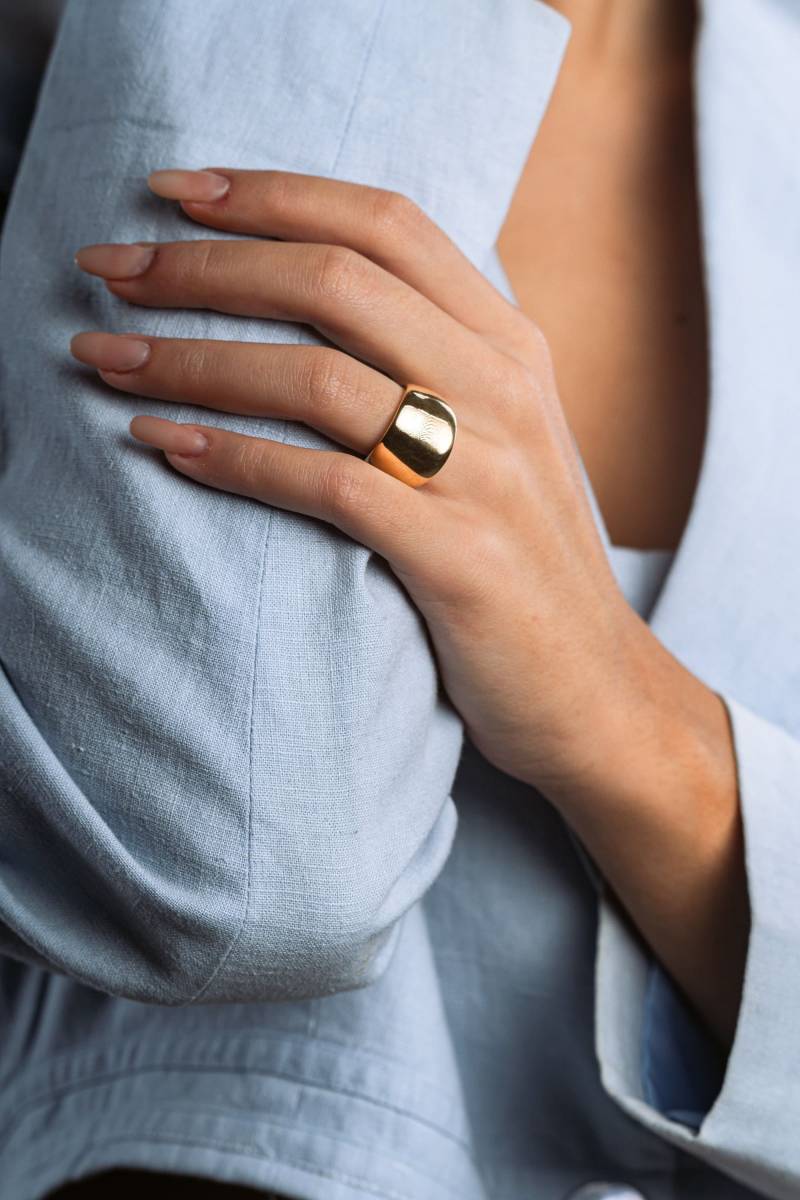 Chunky Dome Ring Poliert, Vergoldet & Schwarz Silber Statement Ring von kmhandmadejewels