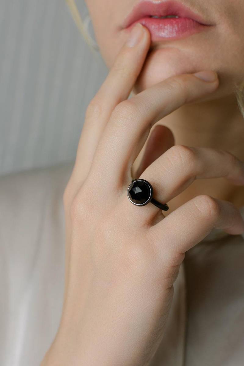 "Handgefertigter Ring "Velvet Enchantant", Schwarzer Onyx, Silber, 10 Mm Stein, Schwarz" von kmhandmadejewels