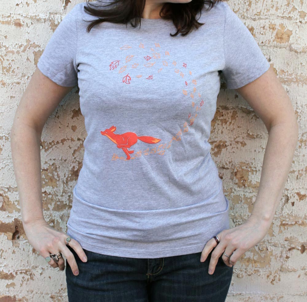 Abstand - Kleines Womens Graphic Fox T-Shirt Hellgraue Heide Flight Abstand - Kleines Womens Graphic Fox T-Shirt Hellgraue Heide Flight von kmwatkins