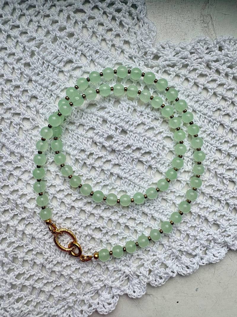 Handgemachte Gold Plissee Blaugrün Stein Nachahmung Halskette von knightvntg