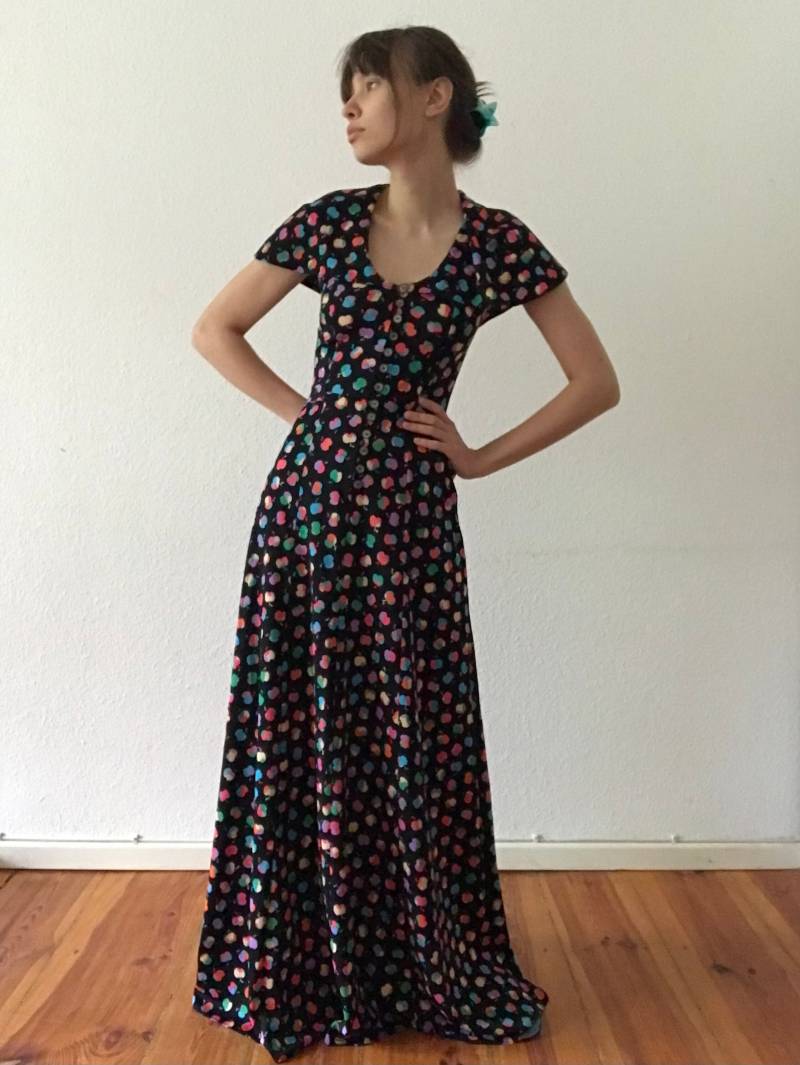 Vintage 60Er 70Er Jahre Mod Boho Apfelmuster Schwarzes A-Linien Bodenlanges Maxikleid von knightvntg