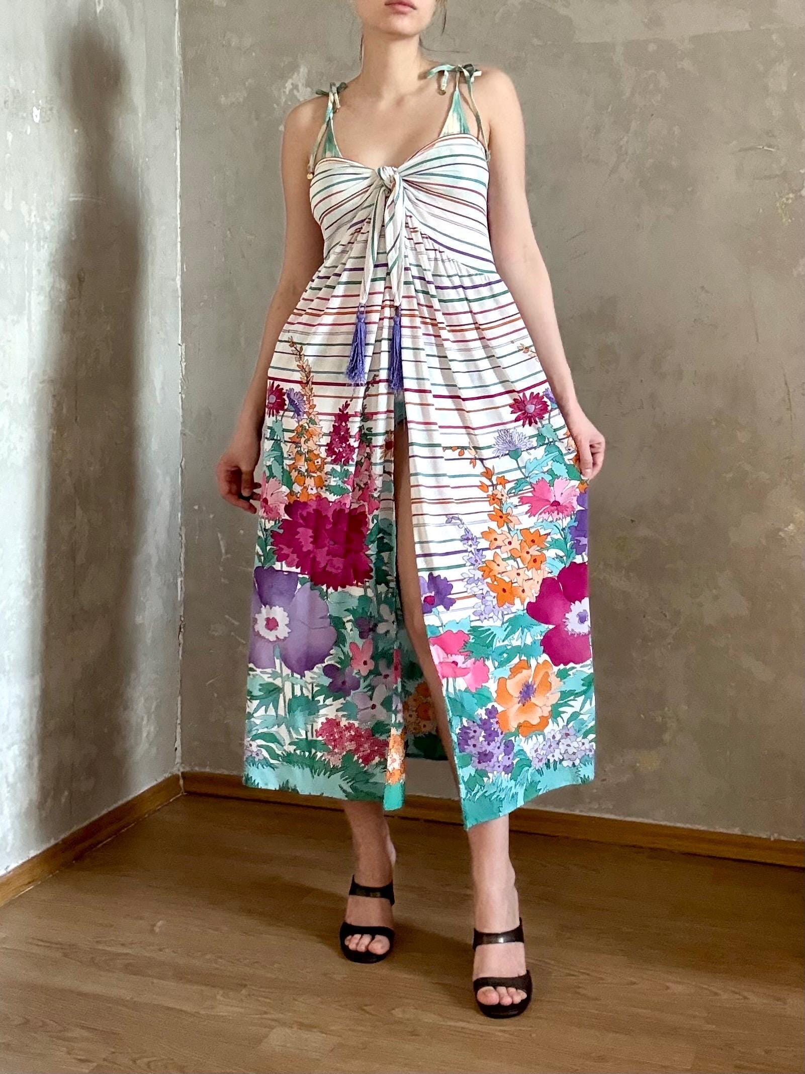 Vintage 70Er Jahre Armonia Mod Boho Hippie Blumen Gestreiftes Pareo Wickelkleid Cover Up Vintage 70Er Jahre Armonia Mod Boho Hippie Blumen Gestreiftes Pareo Wickelkleid Cover Up von knightvntg