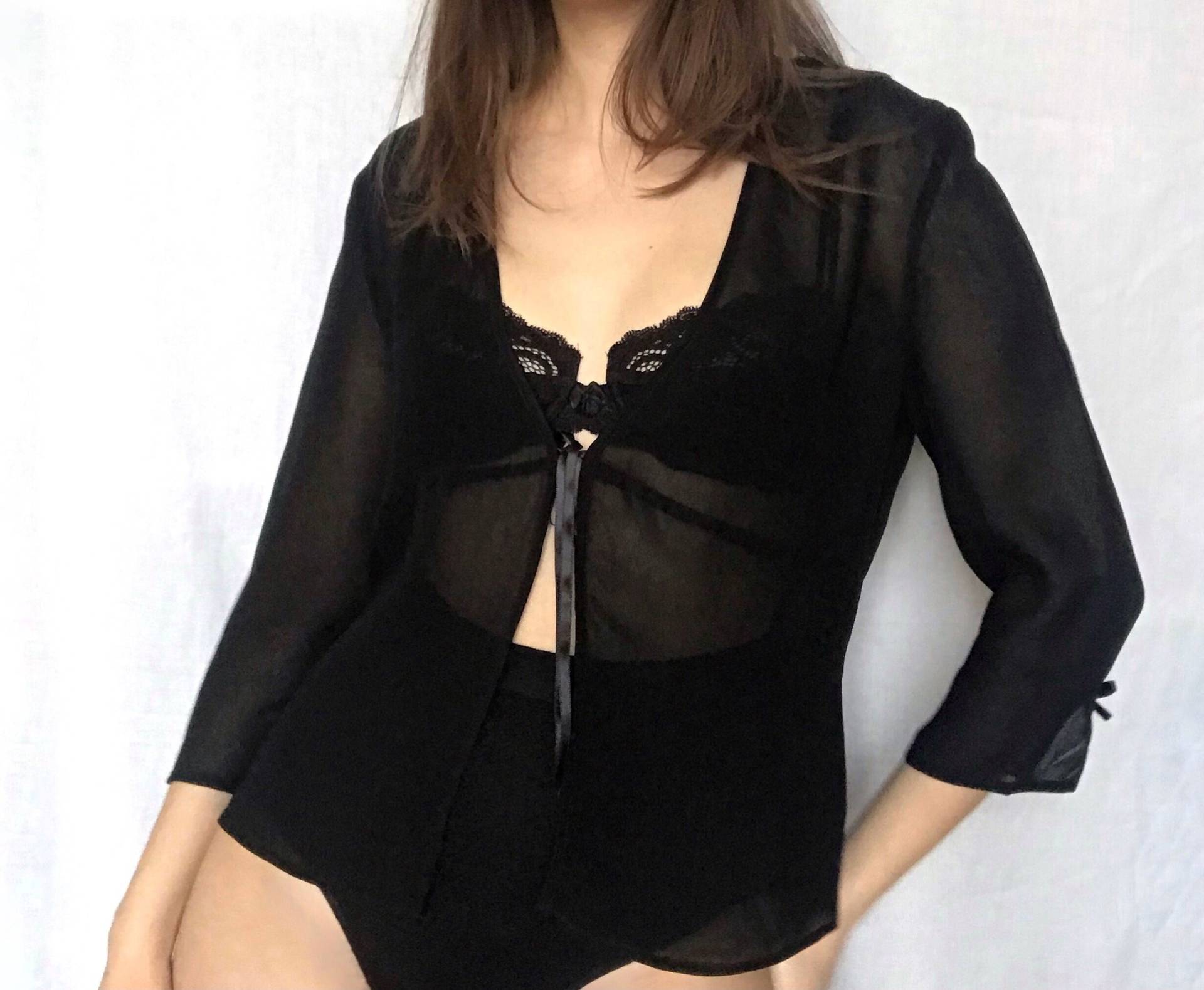 Vintage Schwarze Durchsichtige Spitzenbluse von knightvntg