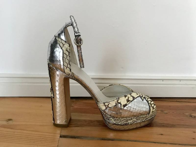 Vintage Seltene Ss 2003 Miu Silber Python Schlangenleder Sandalen von knightvntg
