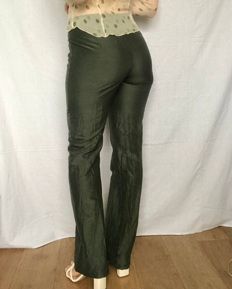 Vintage Dunkelgrüne Seiden-Schlaghose 90S Y2K Elegante Bootshose von knightvntg