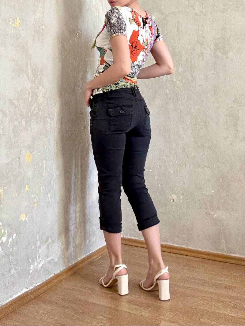 Vintage Schwarze Baumwoll Caprihose Y2K 2000S Lässige Cropped Hose Im Cargostyle von knightvntg