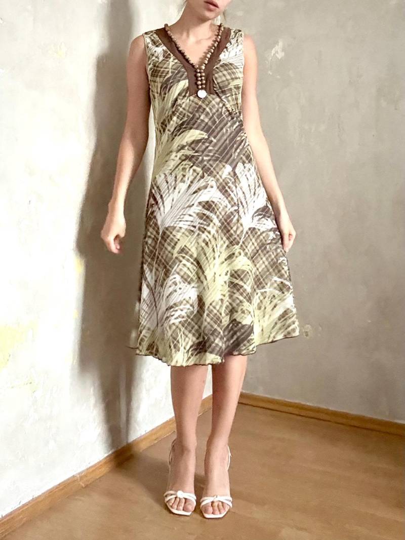 Vintage Y2K Ärmelloses Grünes Kleid Mit Netzperlen Vintage Y2K Ärmelloses Grünes Kleid Mit Netzperlen von knightvntg