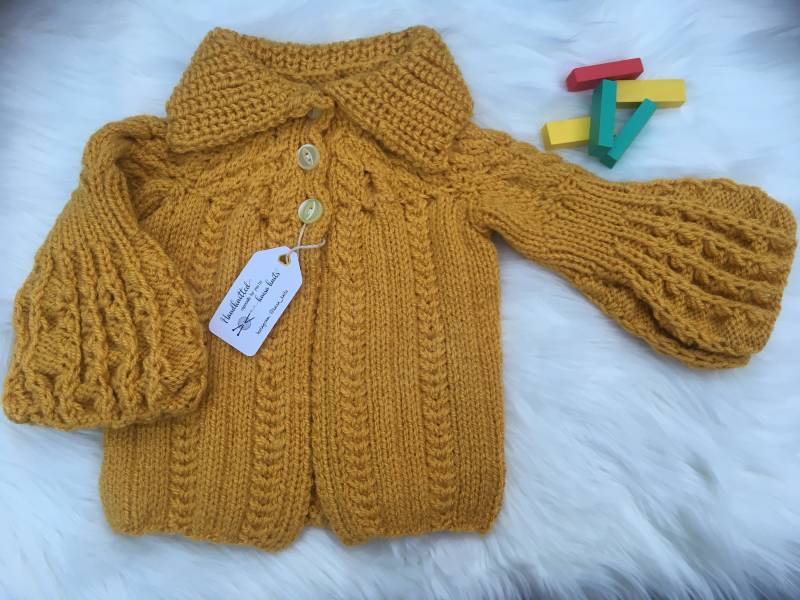 Babyjacke Mit Hohem Kragen Babyjacke Mit Hohem Kragen von knisaknits