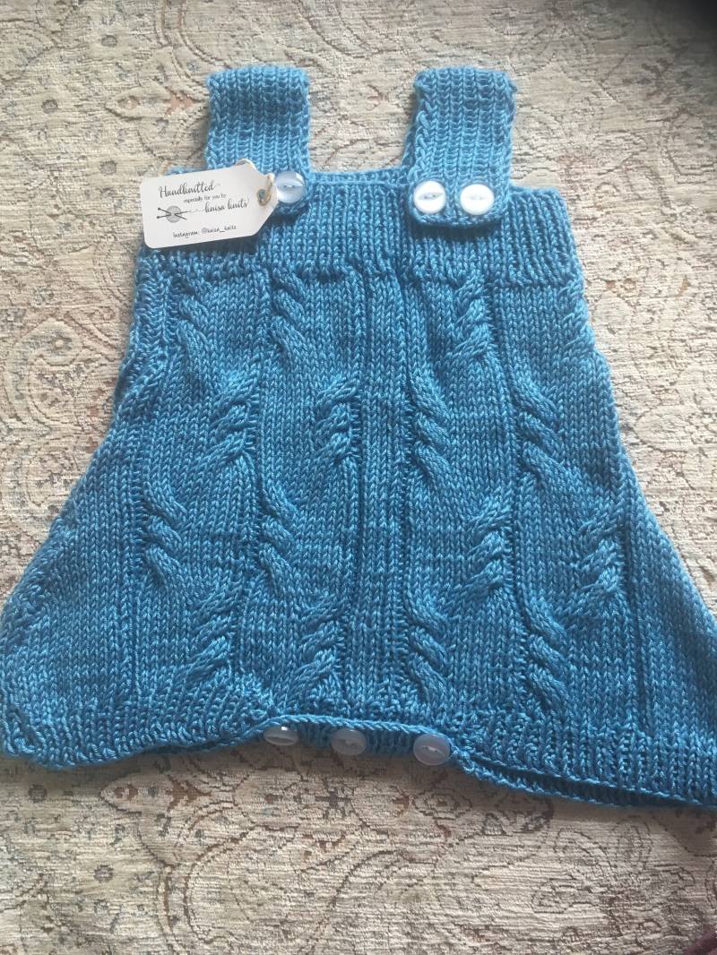 Handgestrickter Baby Boy Romper Handgestrickter Baby Boy Romper von knisaknits