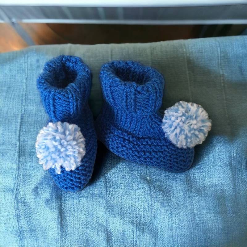 Baby Pom Schühchen von knittingcog