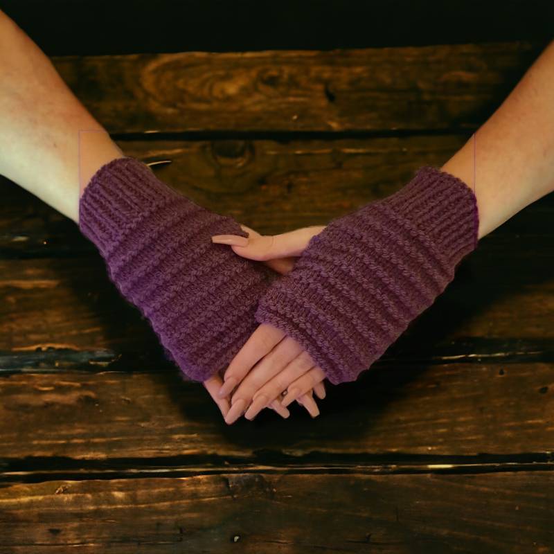 Dicke Violette Fingerlose Handschuhe von knittingcog