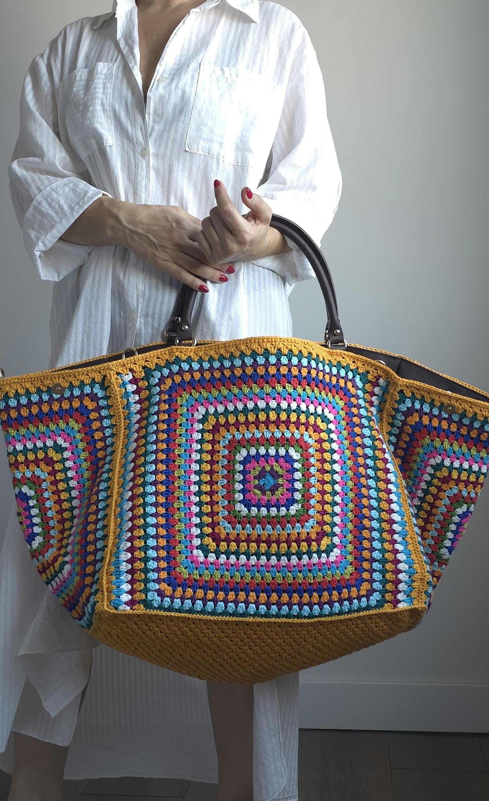 Gehäkelte Wochenendtasche, Xxl Bunte Häkeltasche Vintage Weekend Mit Oma Stitch Design Gehäkelte Wochenendtasche, Xxl Bunte Häkeltasche Vintage Weekend Mit Oma Stitch Design von knittrolley