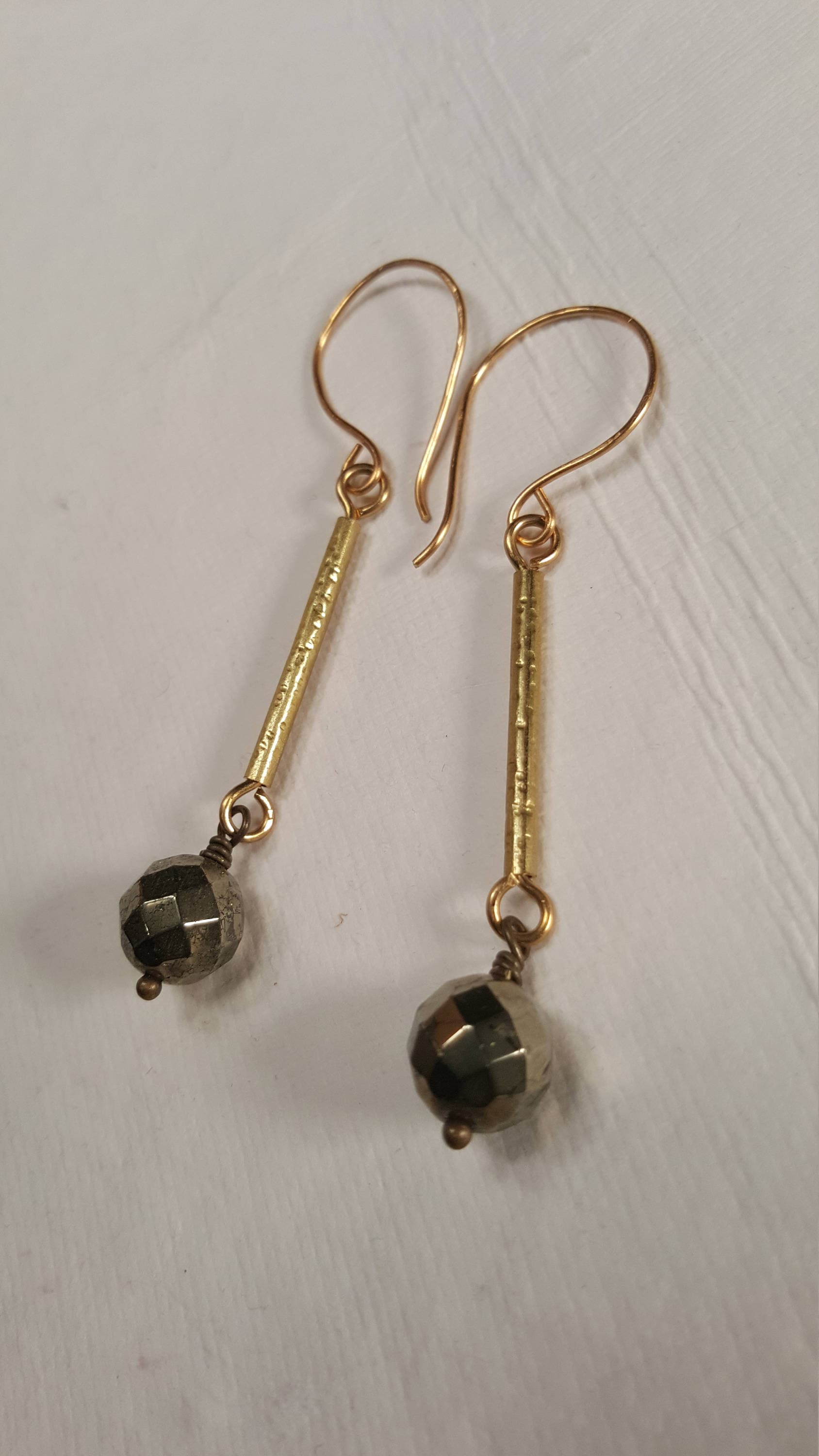 Ohrringe Aus Facettierten Pyrit Messing Rohr Ohrringe Aus Facettierten Pyrit Messing Rohr von knljewelryshop