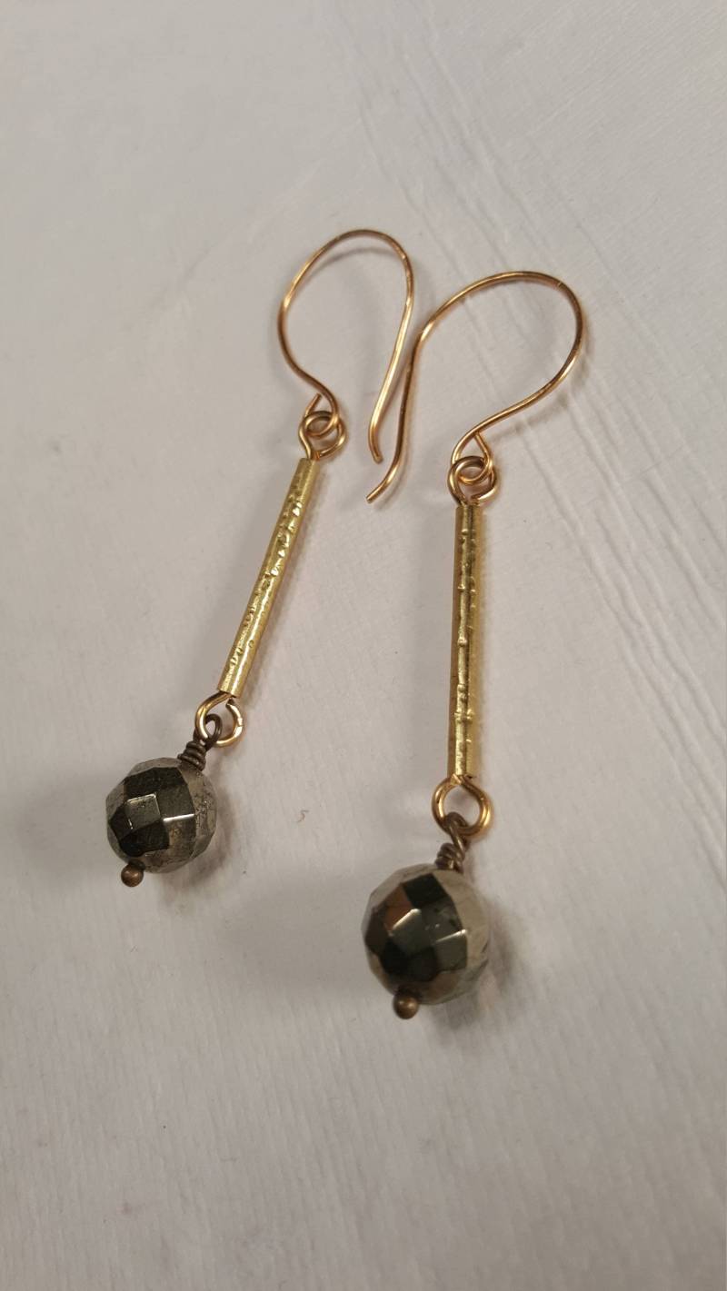Ohrringe Aus Facettierten Pyrit Messing Rohr Ohrringe Aus Facettierten Pyrit Messing Rohr von knljewelryshop