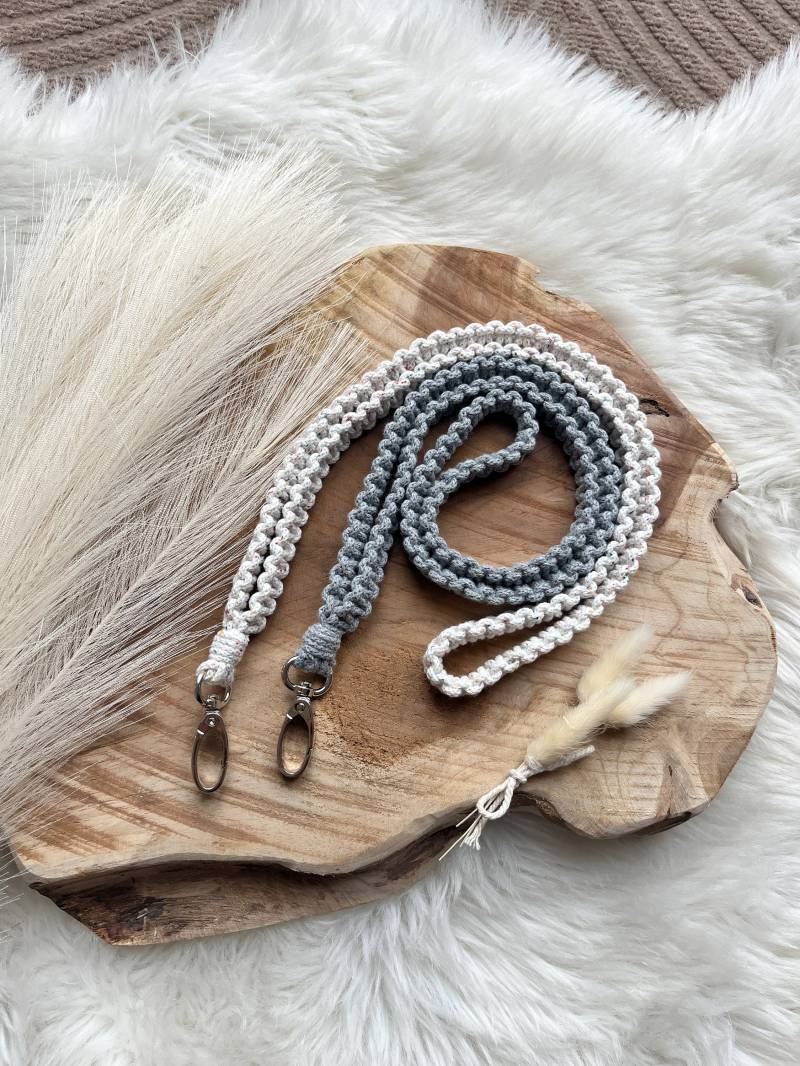 Makramee Schlüsselband Mit Karabiner von knoetchenliebe