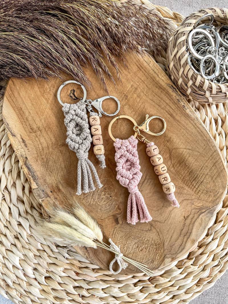 Personalisierter Makramee Mini Schlüsselanhänger von knoetchenliebe
